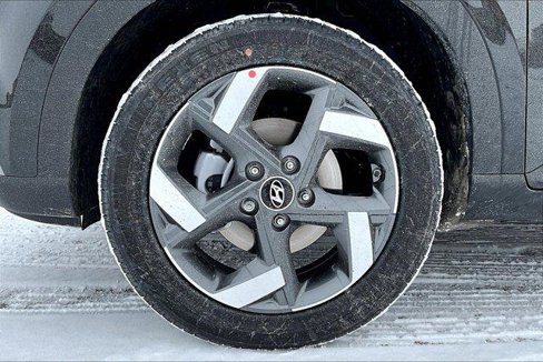 New 2025 Hyundai Venue SEL image 11