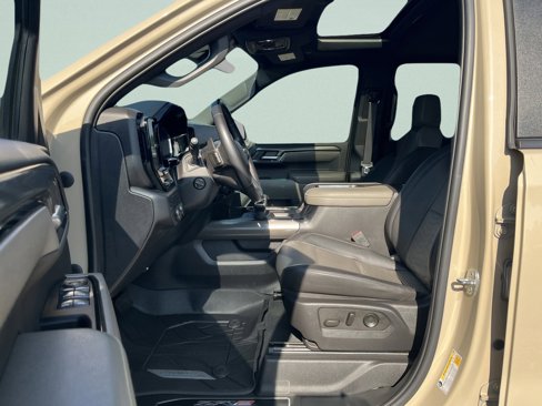 Used 2022 Chevrolet Silverado 1500 ZR2 w/ Technology Package image 16