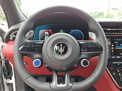 New 2025 Maserati Grecale GT image 16