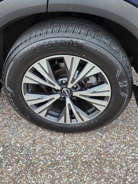 Used 2023 Nissan Rogue SV image 14