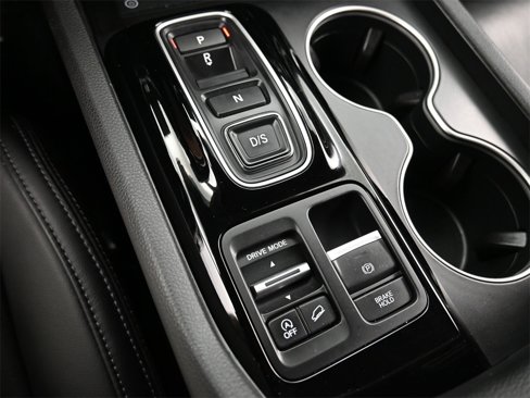 Used 2024 Honda Pilot Touring image 16