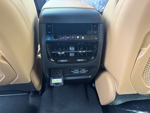 New 2025 Jeep Grand Cherokee L Summit image 36