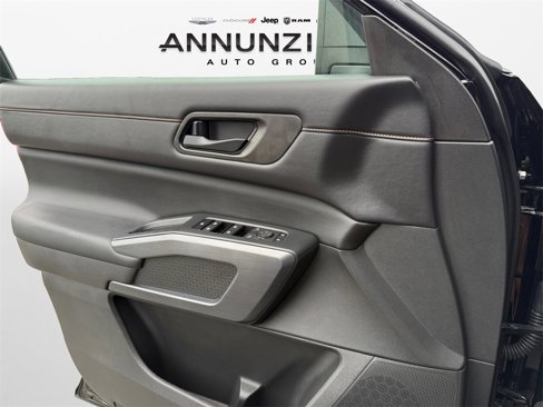 Used 2024 Nissan Pathfinder Rock Creek image 28