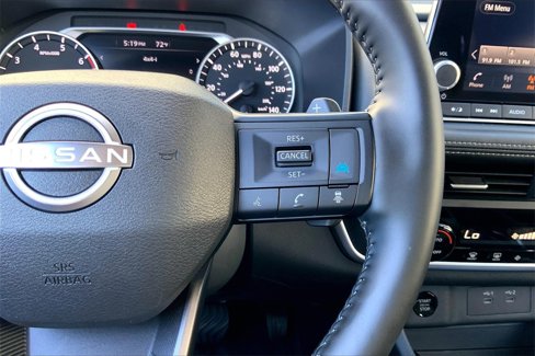 Certified 2025 Nissan Rogue SV image 22