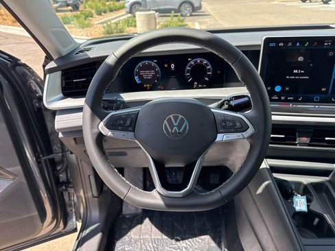 New 2025 Volkswagen Tiguan SE image 14
