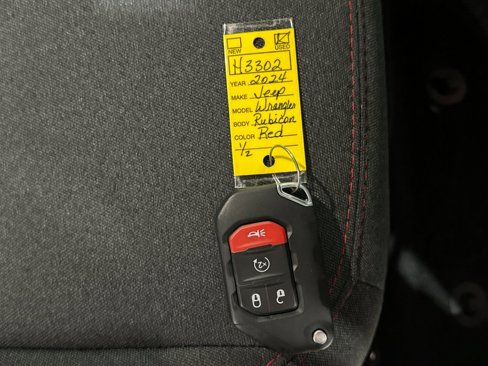 Used 2024 Jeep Wrangler Unlimited Rubicon w/ Technology Group image 42