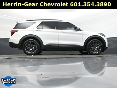 Used 2025 Ford Explorer ST-Line w/ Premium Package image 45