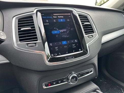 Certified 2025 Volvo XC90 B5 Core image 21