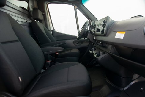 Used 2025 Mercedes-Benz Sprinter 2500 image 31