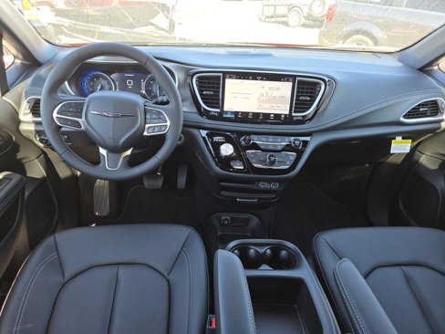 New 2025 Chrysler Pacifica Select image 10
