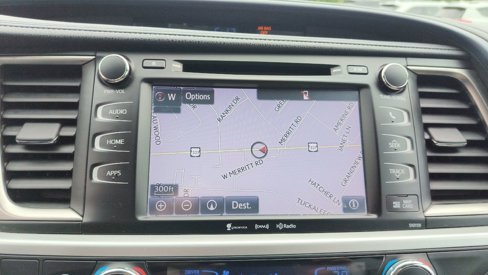 Used 2016 Toyota Highlander XLE image 17