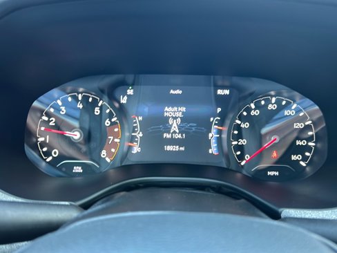 Used 2023 Jeep Compass Latitude w/ Sun and Sound Group image 22