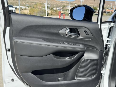 New 2026 Chrysler Pacifica Select w/ S Appearance Package image 23