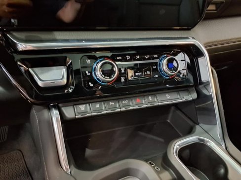 New 2025 GMC Sierra 2500 Denali w/ Denali Reserve Package image 13