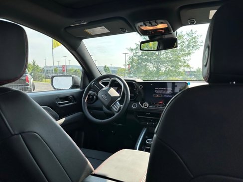 New 2026 Chevrolet Colorado Z71 w/ Technology Package image 16