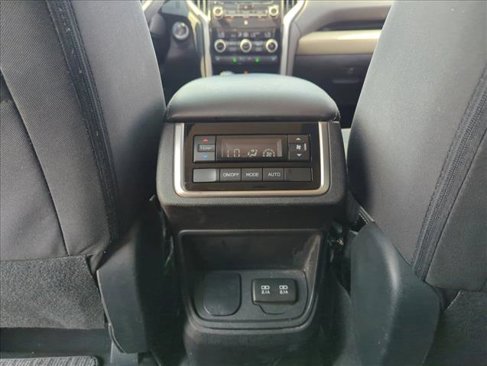Used 2022 Subaru Ascent Premium w/ Convenience Package image 17