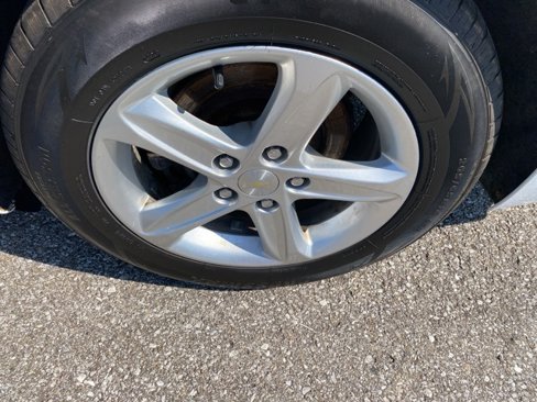 Used 2019 Chevrolet Malibu LS image 32