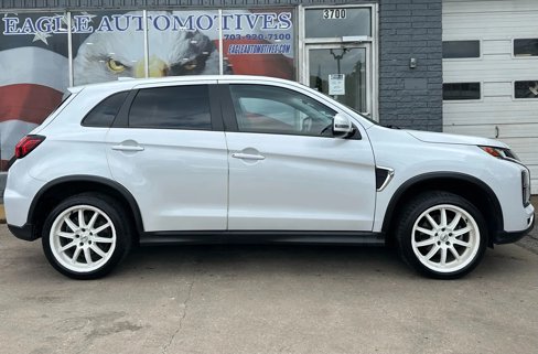 Used 2022 Mitsubishi Outlander Sport SE image 2