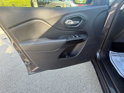 Certified 2023 Jeep Cherokee Altitude Lux w/ Lux Elite Package image 30