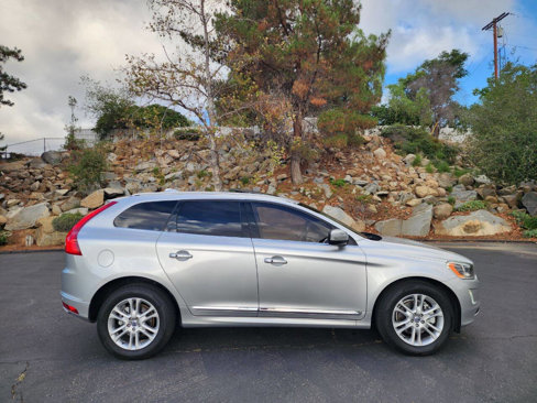 Used 2016 Volvo XC60 T5 Premier w/ Proximity Package image 5