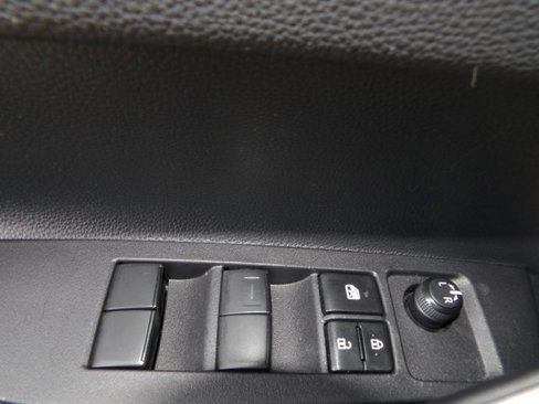 Used 2024 Toyota Corolla Cross XLE image 25