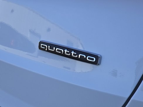 New 2025 Audi Q3 2.0T Premium image 11