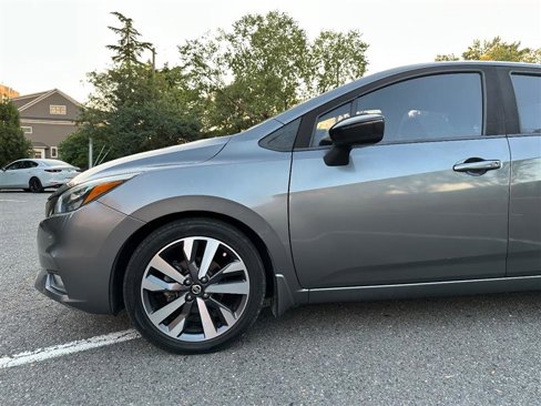 Used 2020 Nissan Versa SR image 5