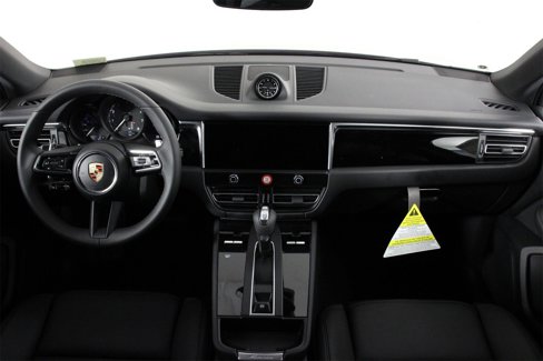 New 2026 Porsche Macan image 11