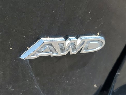 Used 2023 Chrysler Pacifica Touring-L image 5