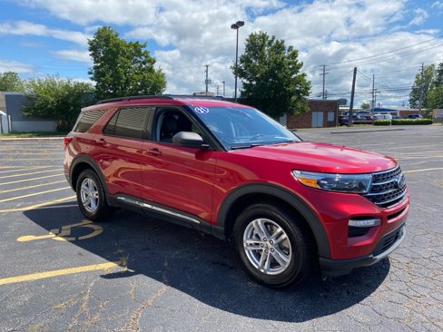 Used 2021 Ford Explorer XLT w/ Equipment Group 202A image 7