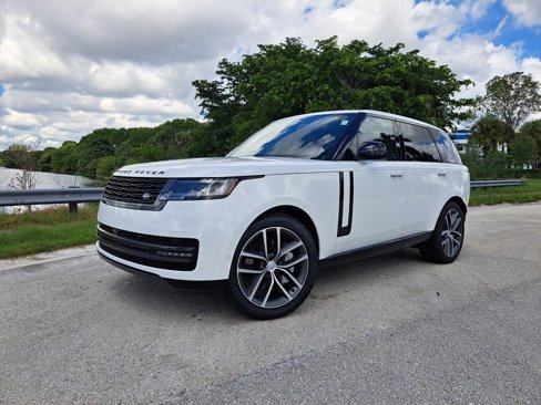 New 2025 Land Rover Range Rover SE image 1