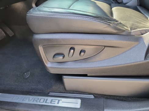 Used 2018 Chevrolet Suburban LT image 14