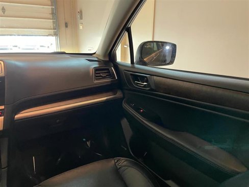 Used 2017 Subaru Outback 3.6R Limited image 57