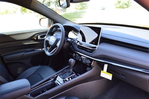 New 2026 Jeep Compass Latitude image 28