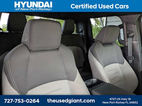 Used 2025 Toyota Tacoma Limited image 6