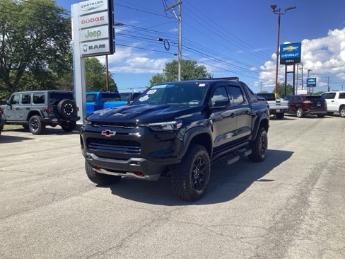 Certified 2025 Chevrolet Colorado ZR2 w/ Midnight Edition image 3
