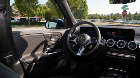 Certified 2025 Mercedes-Benz GLB 250 image 31