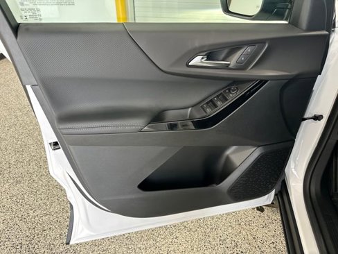New 2026 Chevrolet Equinox LT w/ Midnight Edition image 3