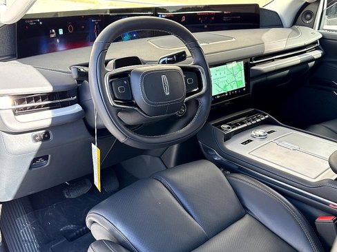 New 2025 Lincoln Navigator Reserve image 24