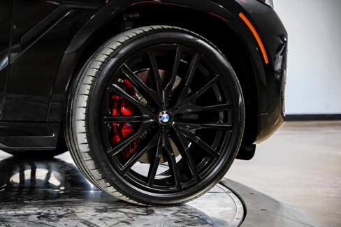 Used 2025 BMW X6 M60i w/ Executive Package image 60