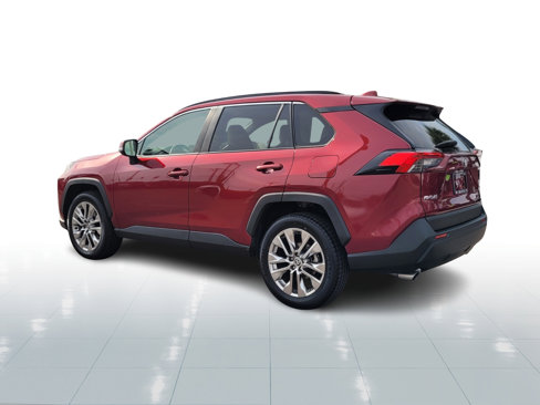 Certified 2021 Toyota RAV4 XLE Premium image 4
