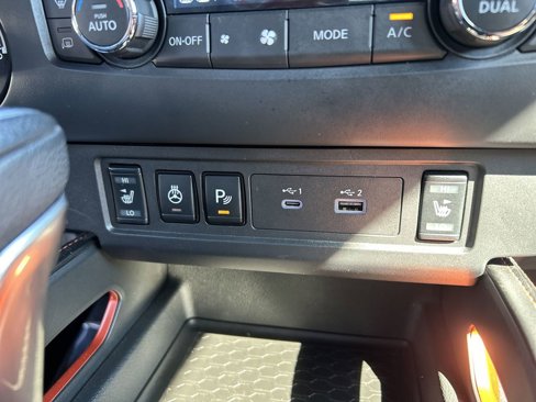Used 2023 Nissan Frontier PRO-4X w/ Pro Convenience Package image 32