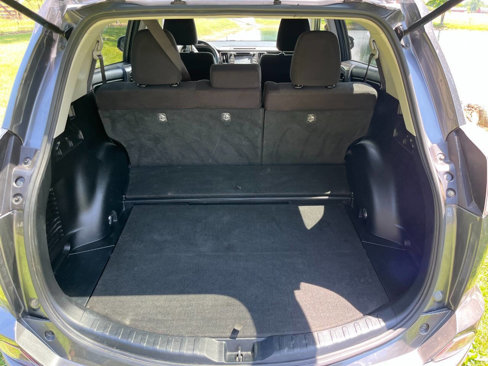Used 2018 Toyota RAV4 AWD Hybrid image 10