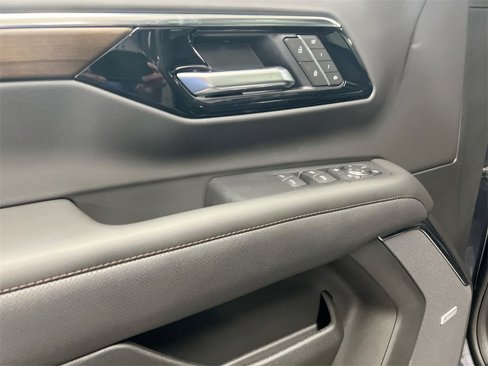 New 2026 Chevrolet Suburban High Country image 22