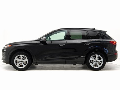 Certified 2025 Audi Q6 e-tron Premium w/ Convenience Package image 28