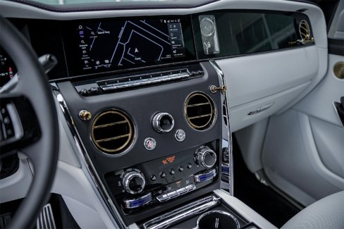 New 2025 Rolls-Royce Cullinan image 26