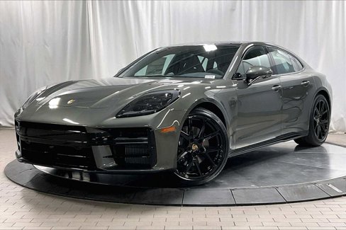 New 2025 Porsche Panamera 4 image 1