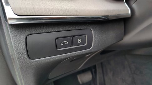 New 2025 Volvo XC90 T8 Plus w/ Protection Package Premier image 13
