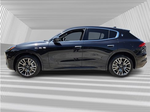 New 2025 Maserati Grecale GT image 2