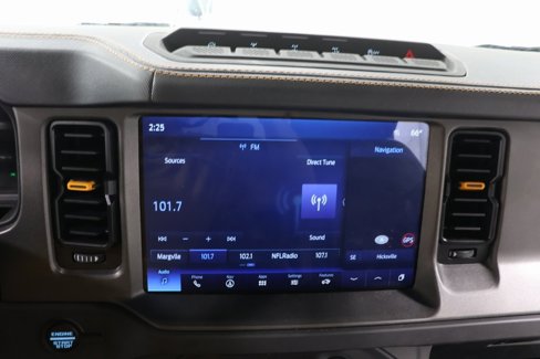 Used 2024 Ford Bronco Badlands image 11